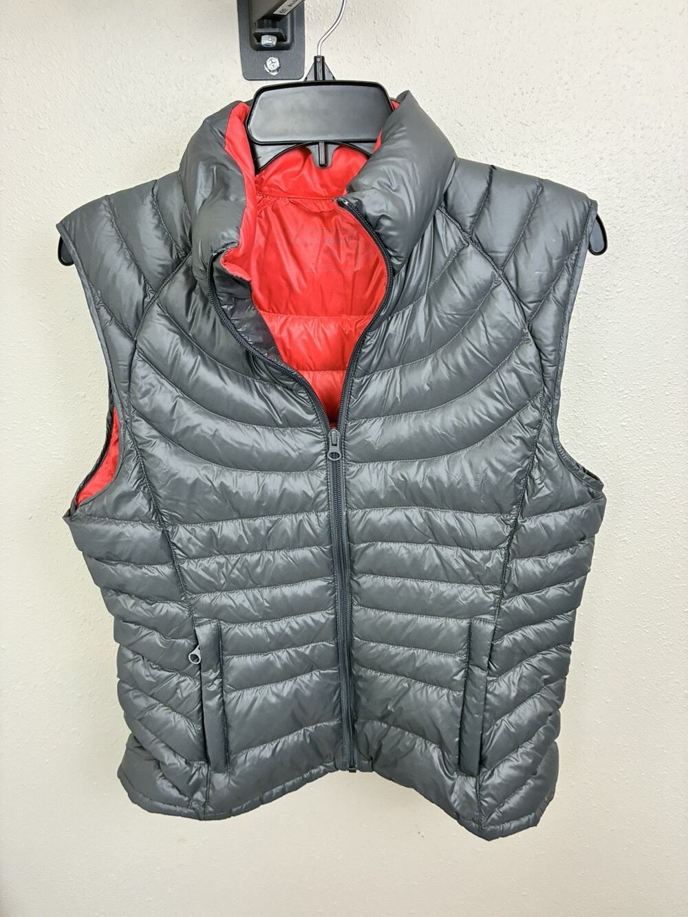 Bernardo Women Jacket Medium Gray Puffer Goose Down Vest Full Zip Nylon Pockets